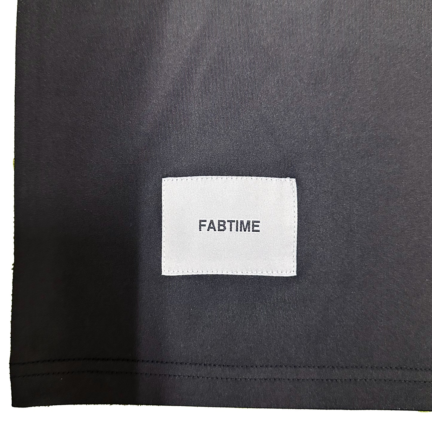 CIRCLE MOCK NECK