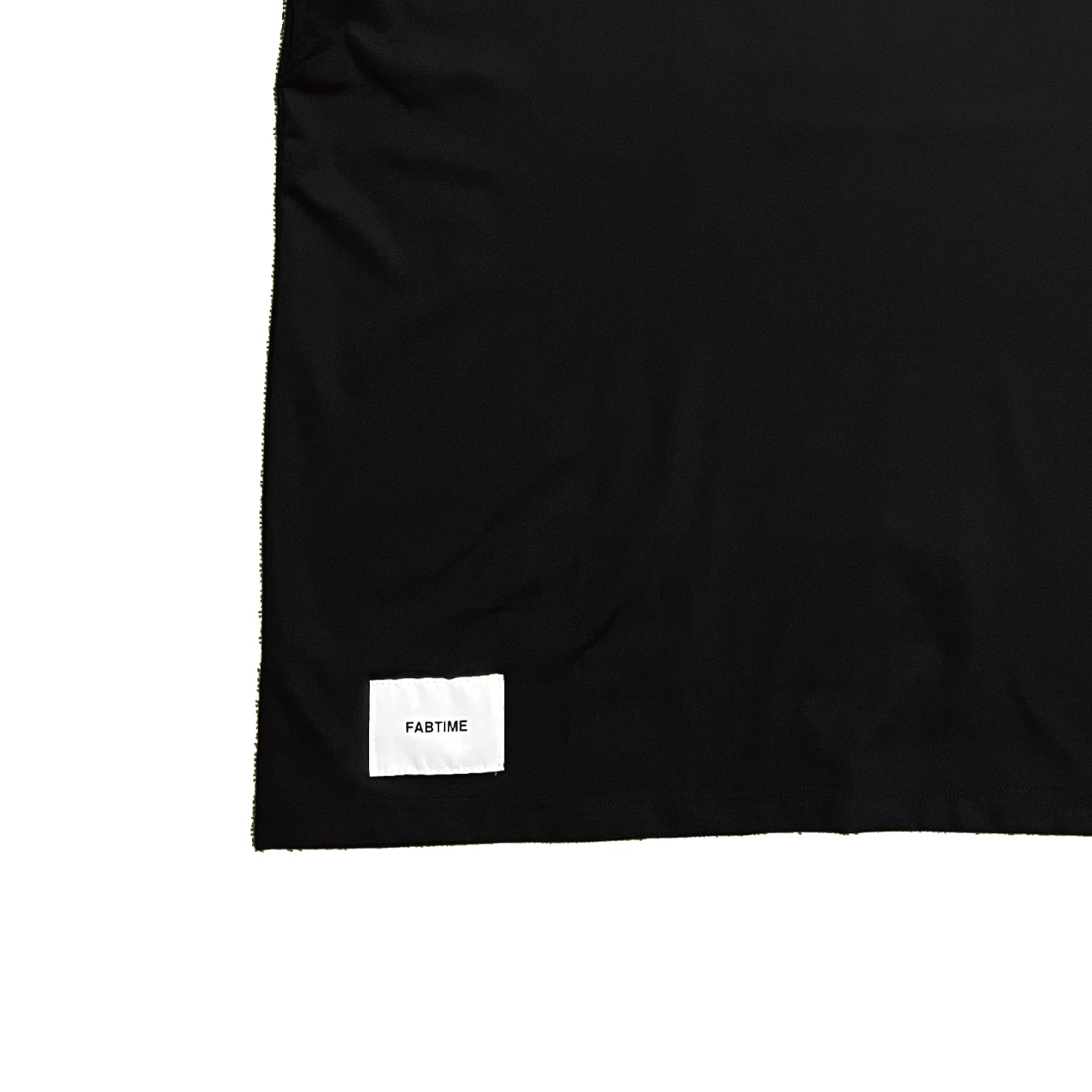ROUND TATTOO MOCK NECK BLACK