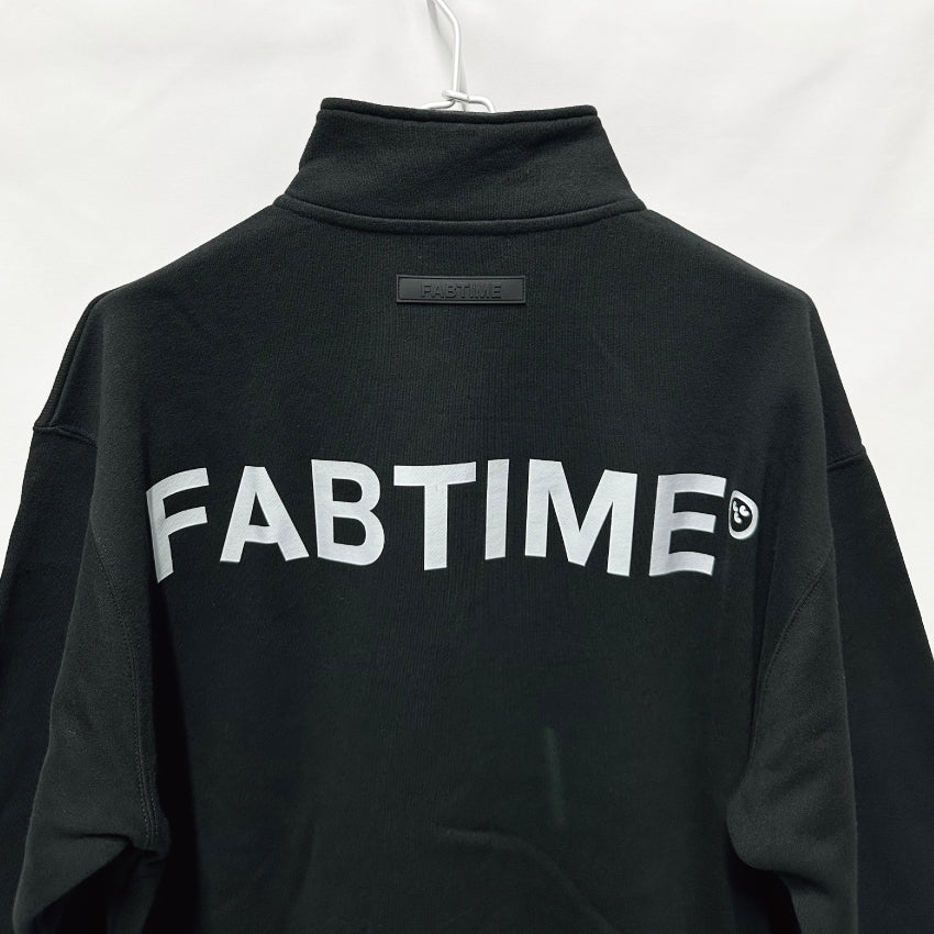 HALF ZIP SWEATSHIRT