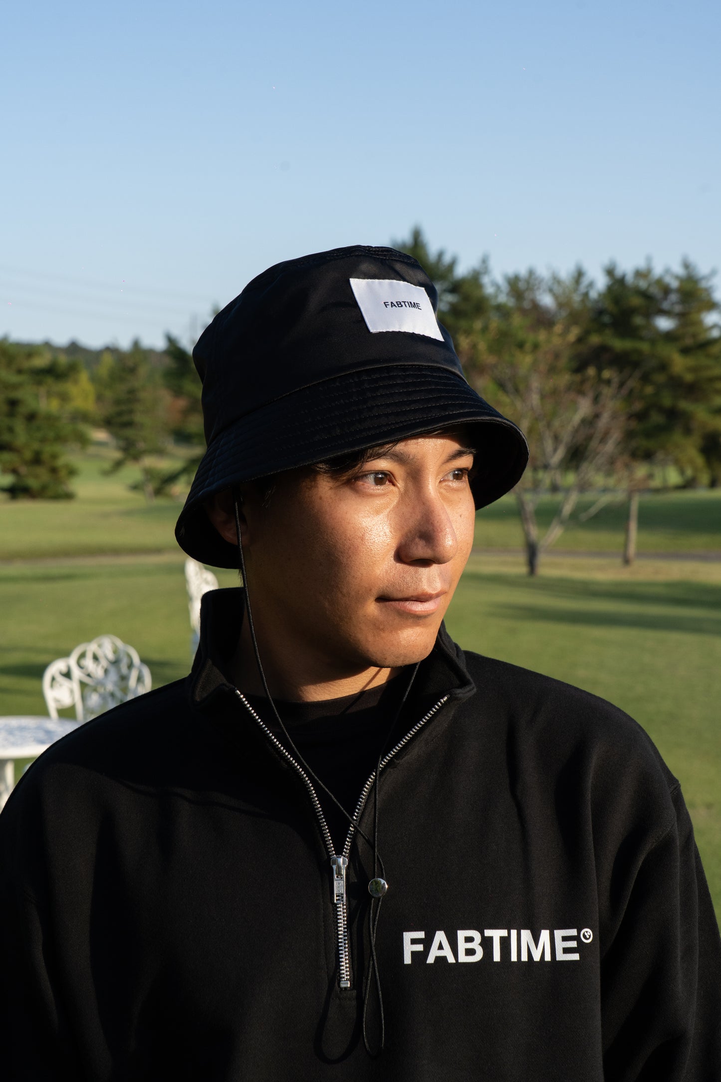 HALF ZIP SWEATSHIRT