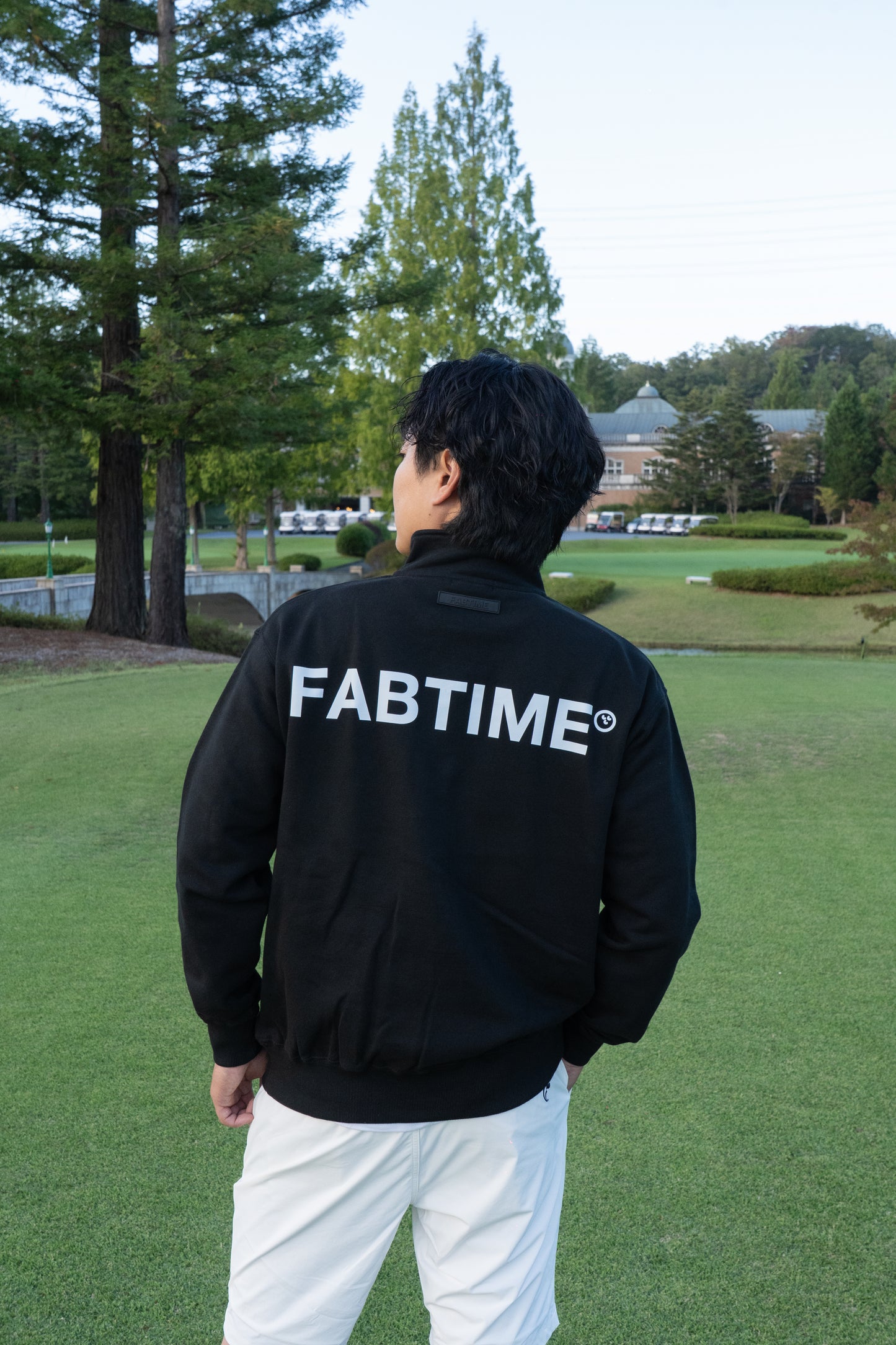 HALF ZIP SWEATSHIRT