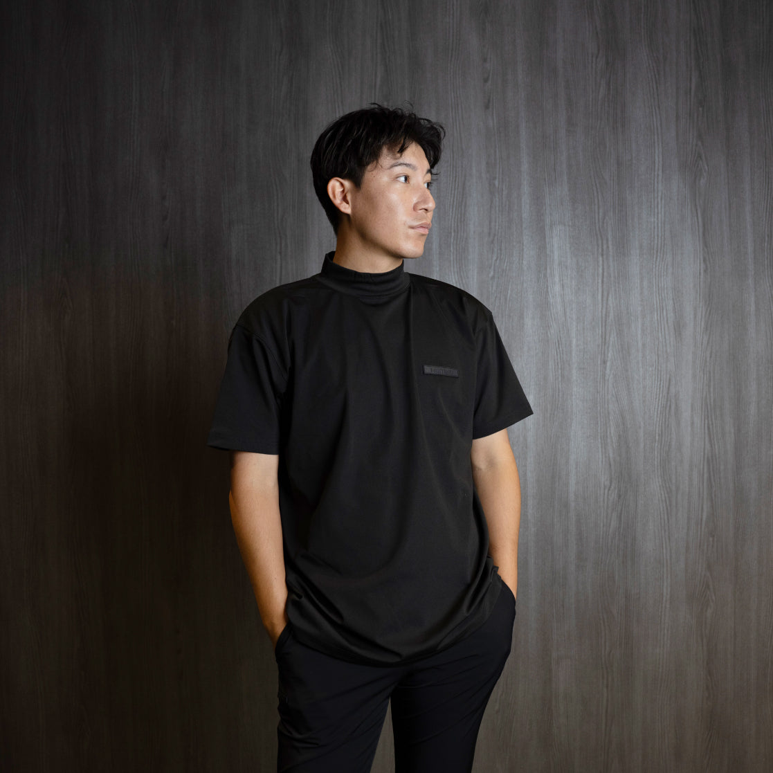 MESSAGE MOCK NECK BLACK