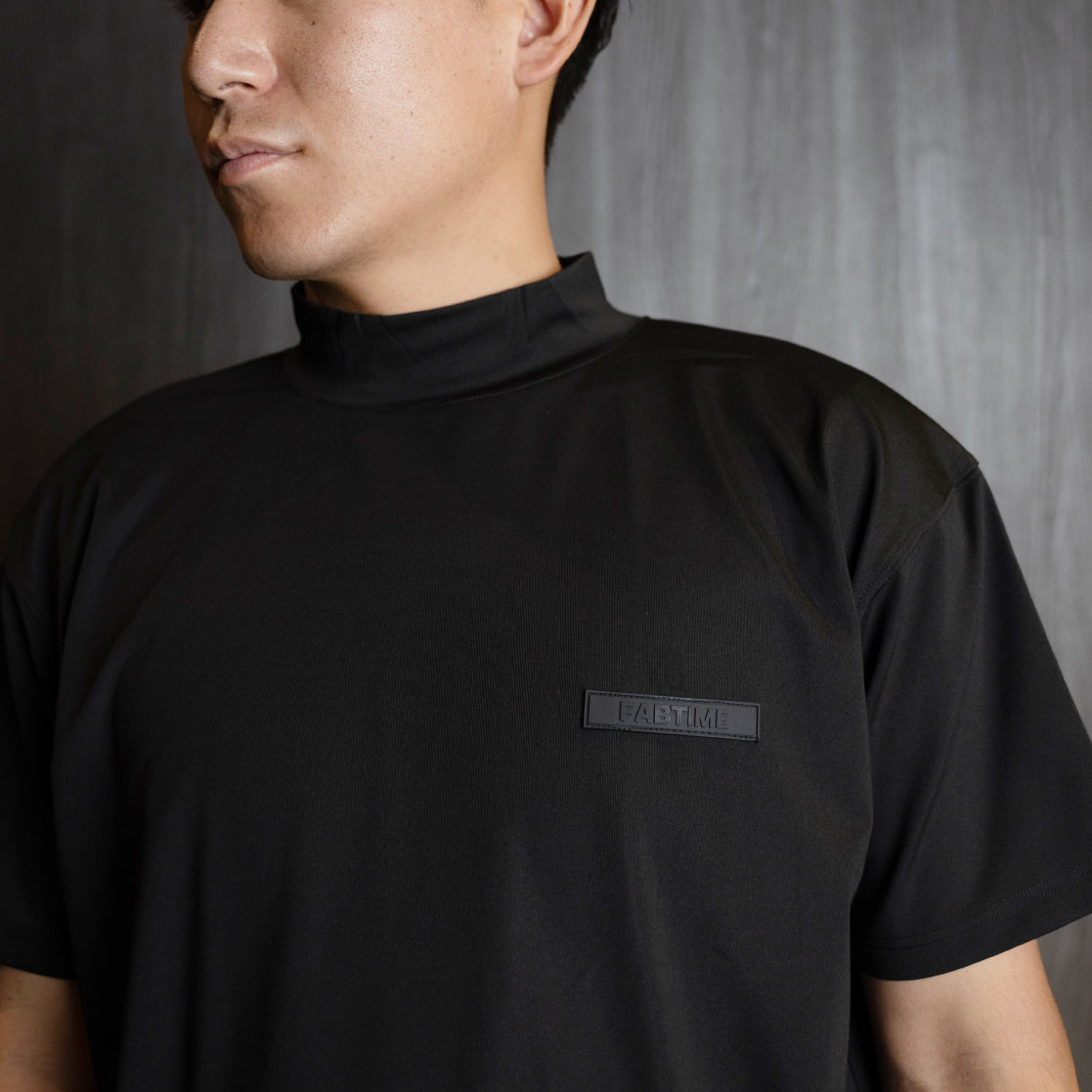 MESSAGE MOCK NECK BLACK